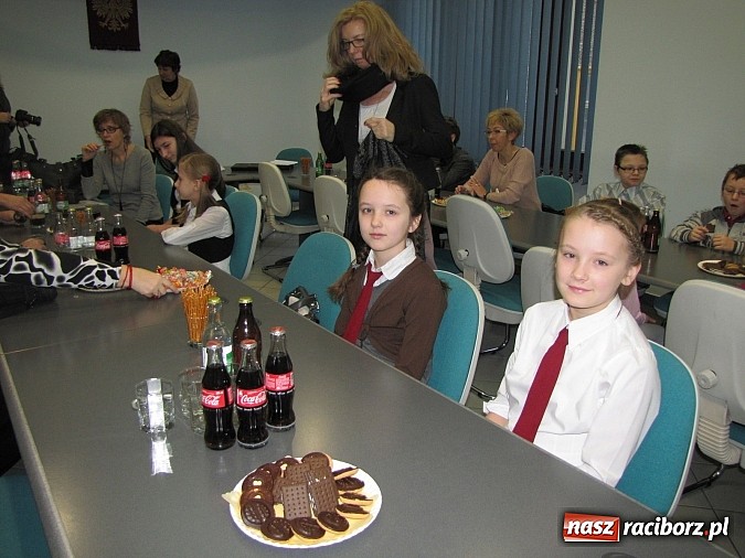 Zdjęcie w galerii na portalu naszraciborz.pl: Dom Dla Dzieci zebrał najwięcej plastikowych butelek wiadomości z regionu