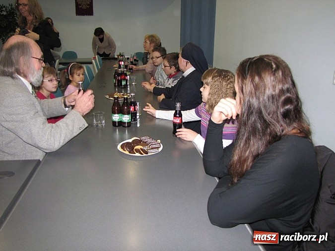 Zdjęcie w galerii na portalu naszraciborz.pl: Dom Dla Dzieci zebrał najwięcej plastikowych butelek wiadomości z regionu