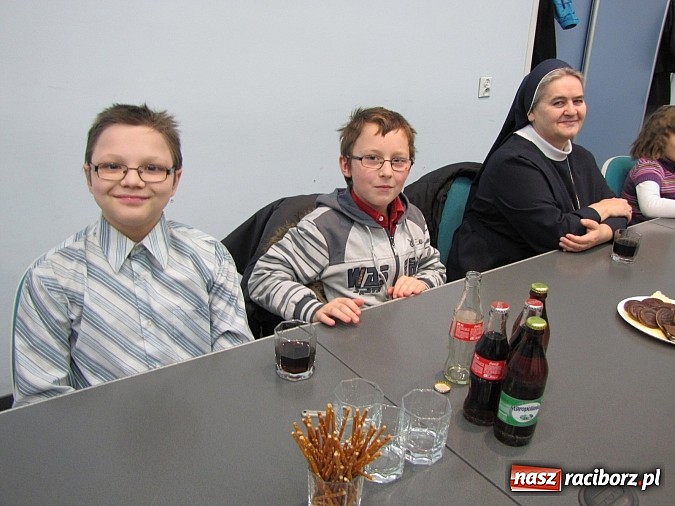 Zdjęcie w galerii na portalu naszraciborz.pl: Dom Dla Dzieci zebrał najwięcej plastikowych butelek wiadomości z regionu