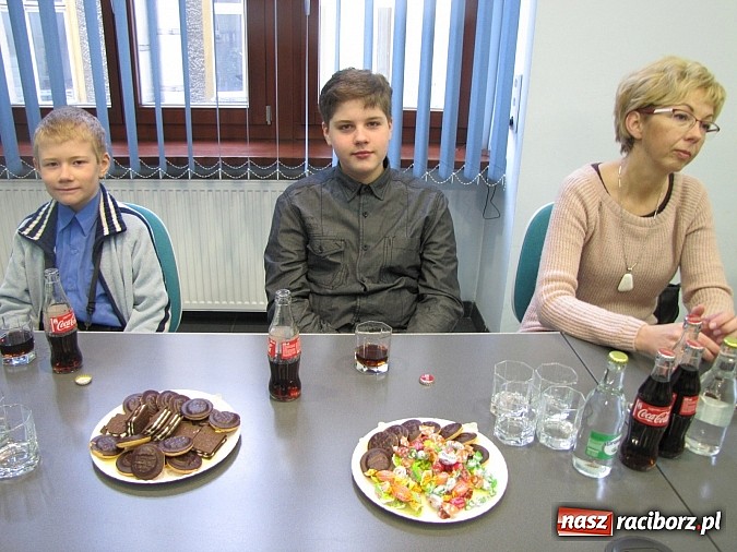 Zdjęcie w galerii na portalu naszraciborz.pl: Dom Dla Dzieci zebrał najwięcej plastikowych butelek wiadomości z regionu