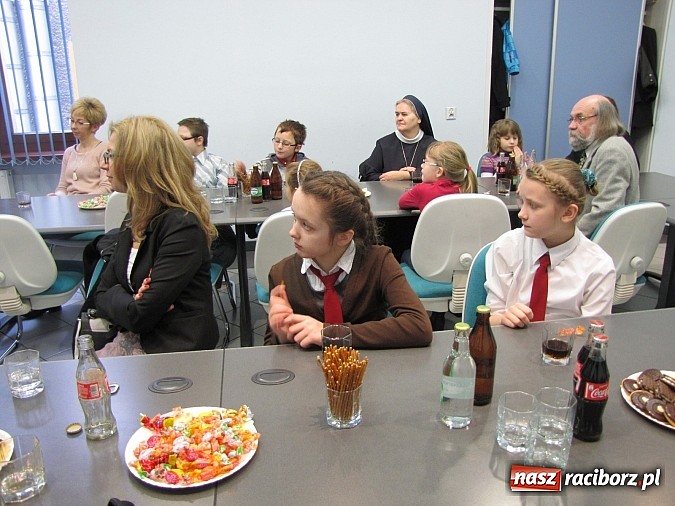 Zdjęcie w galerii na portalu naszraciborz.pl: Dom Dla Dzieci zebrał najwięcej plastikowych butelek wiadomości z regionu