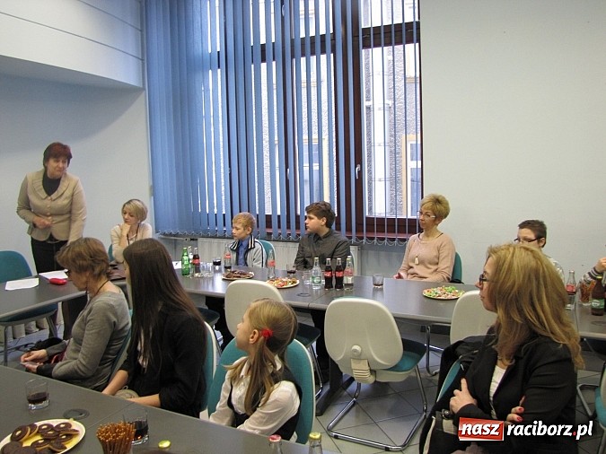 Zdjęcie w galerii na portalu naszraciborz.pl: Dom Dla Dzieci zebrał najwięcej plastikowych butelek wiadomości z regionu