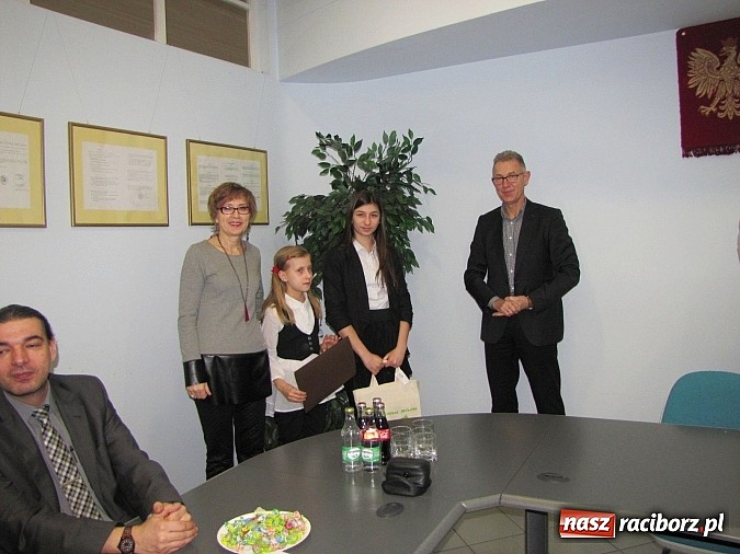 Zdjęcie w galerii na portalu naszraciborz.pl: Dom Dla Dzieci zebrał najwięcej plastikowych butelek wiadomości z regionu