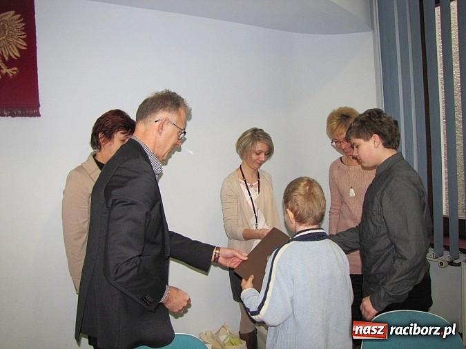 Zdjęcie w galerii na portalu naszraciborz.pl: Dom Dla Dzieci zebrał najwięcej plastikowych butelek wiadomości z regionu