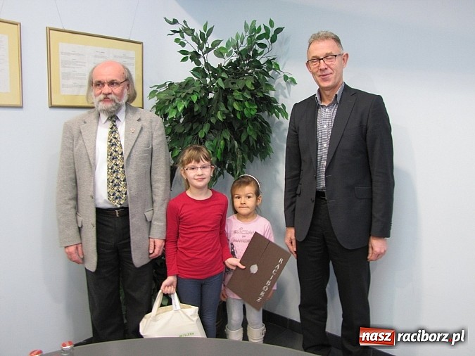 Zdjęcie w galerii na portalu naszraciborz.pl: Dom Dla Dzieci zebrał najwięcej plastikowych butelek wiadomości z regionu