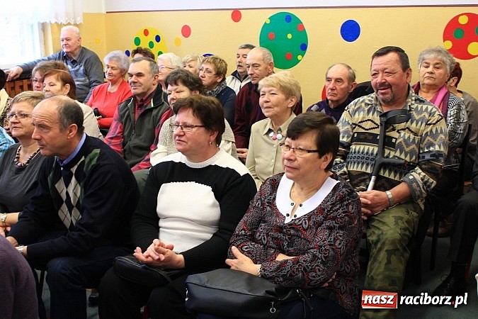 Zdjęcie w galerii na portalu naszraciborz.pl: Przedszkolaki z Krzanowic ze specjalnym występem z okazji Dnia Babci i Dziadka wiadomości z regionu