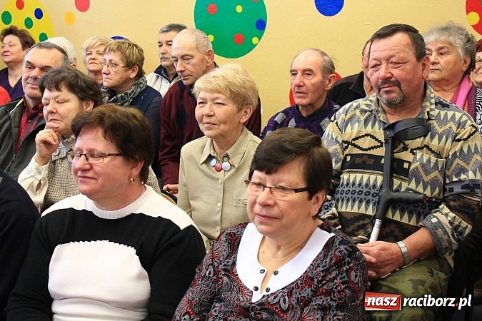 Zdjęcie w galerii na portalu naszraciborz.pl: Przedszkolaki z Krzanowic ze specjalnym występem z okazji Dnia Babci i Dziadka wiadomości z regionu