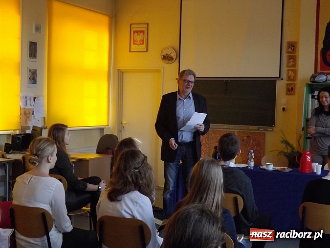 Zdjęcie w galerii na portalu naszraciborz.pl: Mickiewicz i Eichendorff wciąż żywi w II LO wiadomości z regionu