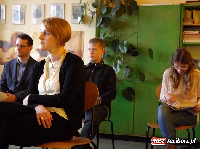 Zdjęcie w galerii na portalu naszraciborz.pl: Mickiewicz i Eichendorff wciąż żywi w II LO wiadomości z regionu