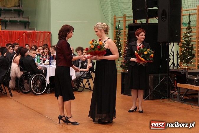 Zdjęcie w galerii na portalu naszraciborz.pl: Bal maturalny raciborskiego Ekonomika wiadomości z regionu