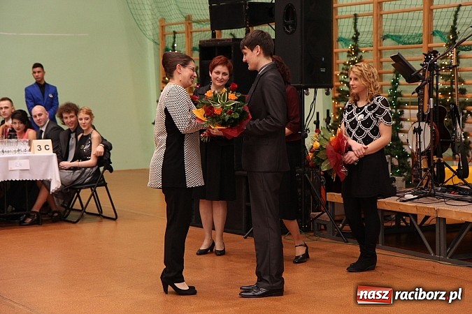 Zdjęcie w galerii na portalu naszraciborz.pl: Bal maturalny raciborskiego Ekonomika wiadomości z regionu