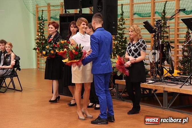 Zdjęcie w galerii na portalu naszraciborz.pl: Bal maturalny raciborskiego Ekonomika wiadomości z regionu