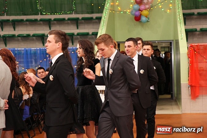Zdjęcie w galerii na portalu naszraciborz.pl: Bal maturalny raciborskiego Ekonomika wiadomości z regionu