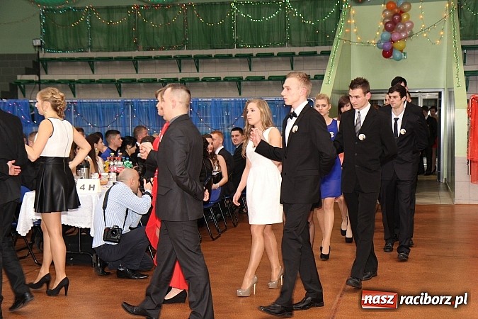 Zdjęcie w galerii na portalu naszraciborz.pl: Bal maturalny raciborskiego Ekonomika wiadomości z regionu