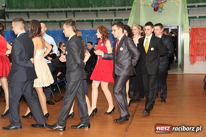 Zdjęcie w galerii na portalu naszraciborz.pl: Bal maturalny raciborskiego Ekonomika wiadomości z regionu
