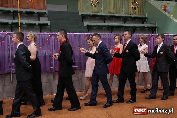 Zdjęcie w galerii na portalu naszraciborz.pl: Bal maturalny raciborskiego Ekonomika wiadomości z regionu