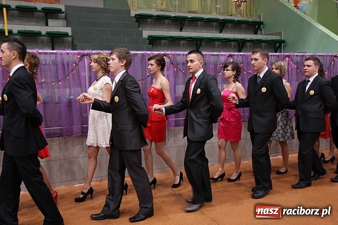 Zdjęcie w galerii na portalu naszraciborz.pl: Bal maturalny raciborskiego Ekonomika wiadomości z regionu