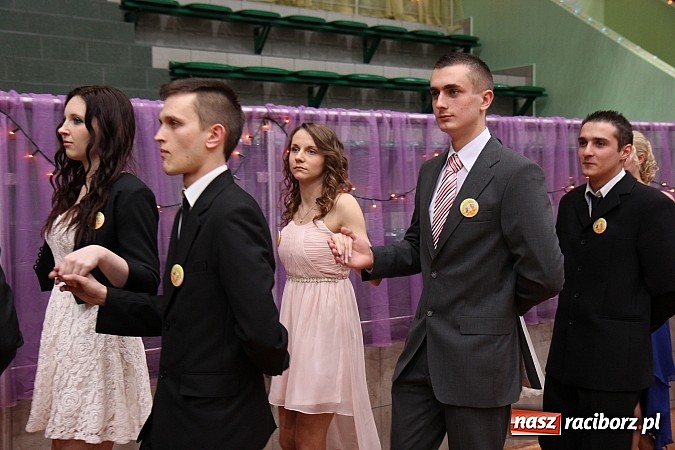 Zdjęcie w galerii na portalu naszraciborz.pl: Bal maturalny raciborskiego Ekonomika wiadomości z regionu