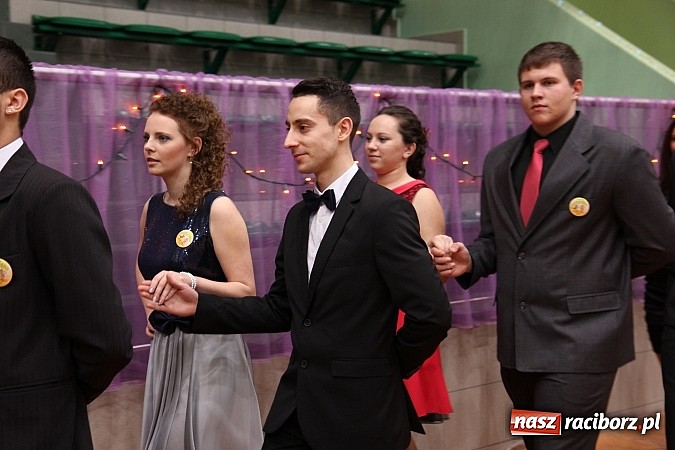 Zdjęcie w galerii na portalu naszraciborz.pl: Bal maturalny raciborskiego Ekonomika wiadomości z regionu