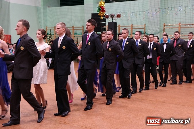 Zdjęcie w galerii na portalu naszraciborz.pl: Bal maturalny raciborskiego Ekonomika wiadomości z regionu