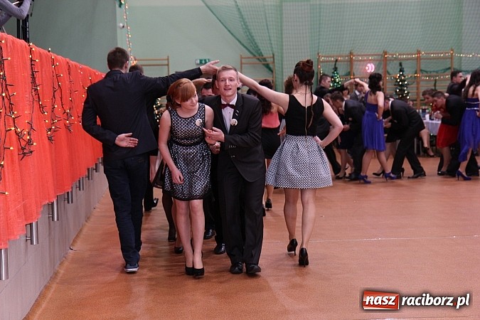 Zdjęcie w galerii na portalu naszraciborz.pl: Bal maturalny raciborskiego Ekonomika wiadomości z regionu