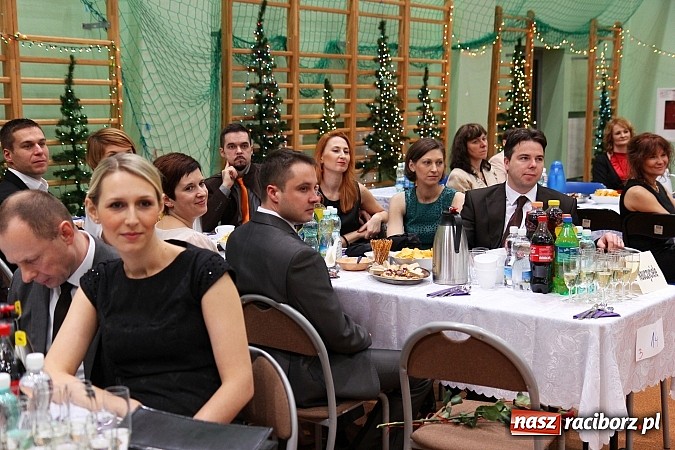 Zdjęcie w galerii na portalu naszraciborz.pl: Bal maturalny raciborskiego Ekonomika wiadomości z regionu