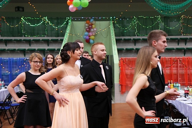 Zdjęcie w galerii na portalu naszraciborz.pl: Bal maturalny raciborskiego Ekonomika wiadomości z regionu