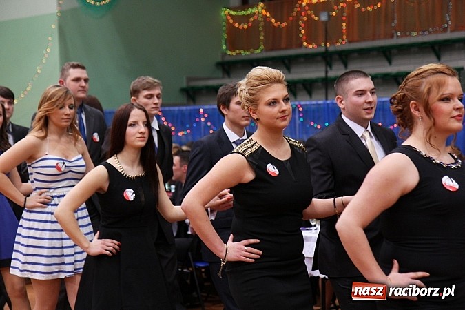 Zdjęcie w galerii na portalu naszraciborz.pl: Bal maturalny raciborskiego Ekonomika wiadomości z regionu