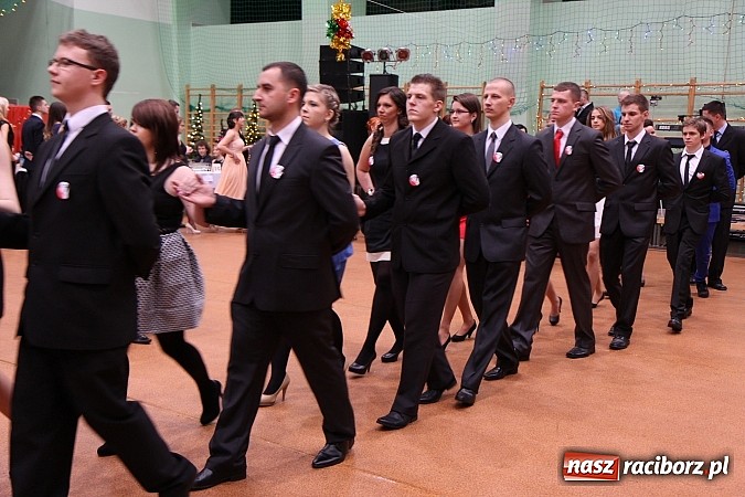 Zdjęcie w galerii na portalu naszraciborz.pl: Bal maturalny raciborskiego Ekonomika wiadomości z regionu