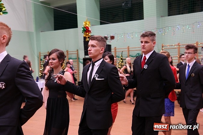 Zdjęcie w galerii na portalu naszraciborz.pl: Bal maturalny raciborskiego Ekonomika wiadomości z regionu