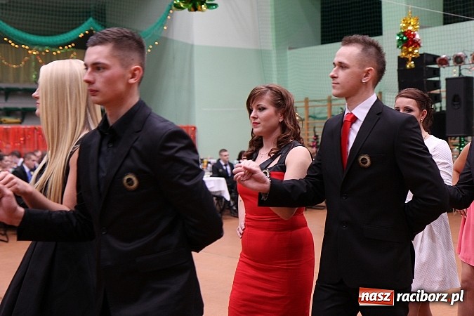 Zdjęcie w galerii na portalu naszraciborz.pl: Bal maturalny raciborskiego Ekonomika wiadomości z regionu