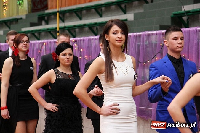 Zdjęcie w galerii na portalu naszraciborz.pl: Bal maturalny raciborskiego Ekonomika wiadomości z regionu