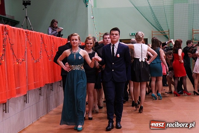 Zdjęcie w galerii na portalu naszraciborz.pl: Bal maturalny raciborskiego Ekonomika wiadomości z regionu