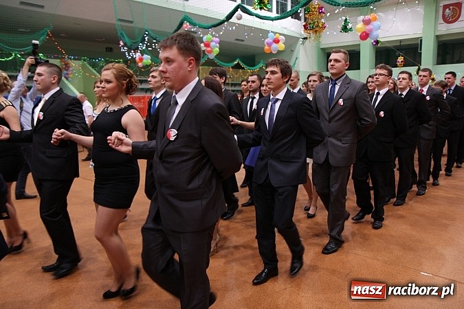 Zdjęcie w galerii na portalu naszraciborz.pl: Bal maturalny raciborskiego Ekonomika wiadomości z regionu