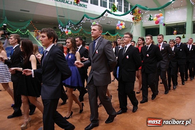 Zdjęcie w galerii na portalu naszraciborz.pl: Bal maturalny raciborskiego Ekonomika wiadomości z regionu