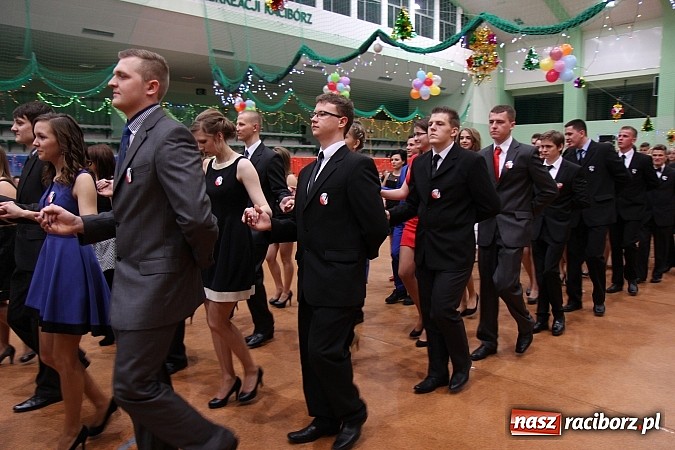Zdjęcie w galerii na portalu naszraciborz.pl: Bal maturalny raciborskiego Ekonomika wiadomości z regionu