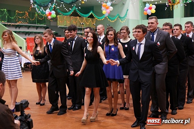 Zdjęcie w galerii na portalu naszraciborz.pl: Bal maturalny raciborskiego Ekonomika wiadomości z regionu