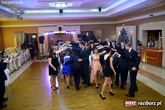 Zdjęcie w galerii na portalu naszraciborz.pl: Foto Perła przedstawia - szalona zabawa maturzystów z Budowlanki wiadomości z regionu