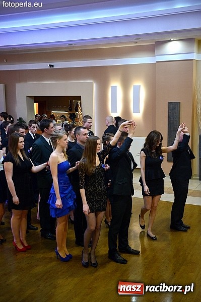 Zdjęcie w galerii na portalu naszraciborz.pl: Foto Perła przedstawia - szalona zabawa maturzystów z Budowlanki wiadomości z regionu