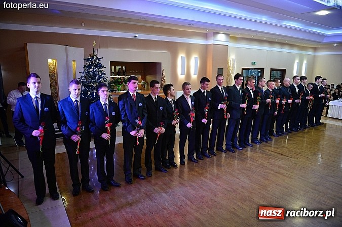 Zdjęcie w galerii na portalu naszraciborz.pl: Foto Perła przedstawia - szalona zabawa maturzystów z Budowlanki wiadomości z regionu