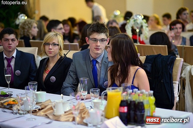 Zdjęcie w galerii na portalu naszraciborz.pl: Foto Perła przedstawia - szalona zabawa maturzystów z Budowlanki wiadomości z regionu