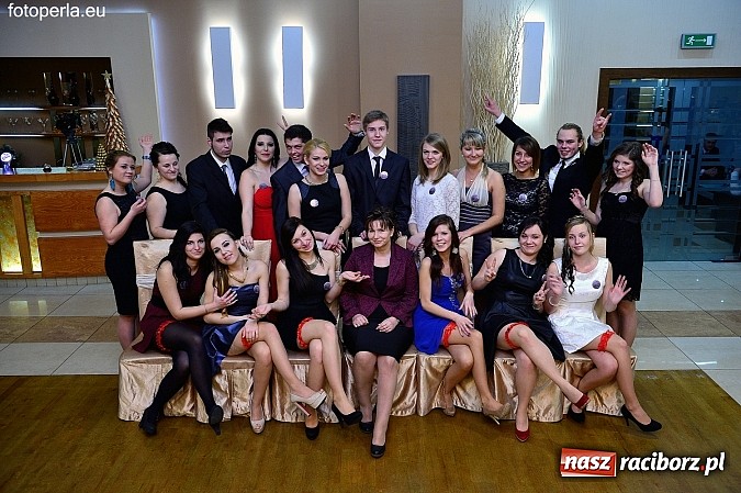 Zdjęcie w galerii na portalu naszraciborz.pl: Foto Perła przedstawia - szalona zabawa maturzystów z Budowlanki wiadomości z regionu