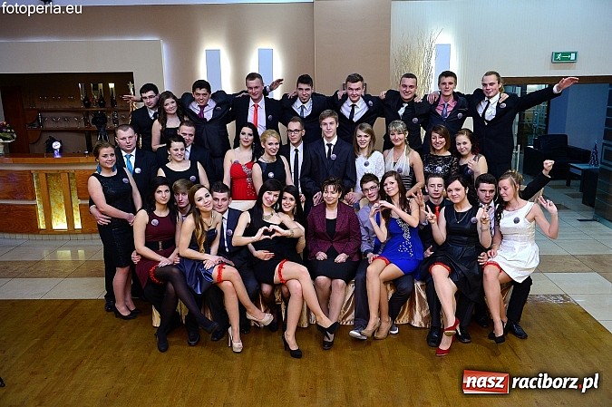 Zdjęcie w galerii na portalu naszraciborz.pl: Foto Perła przedstawia - szalona zabawa maturzystów z Budowlanki wiadomości z regionu