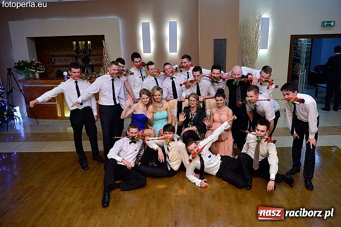 Zdjęcie w galerii na portalu naszraciborz.pl: Foto Perła przedstawia - szalona zabawa maturzystów z Budowlanki wiadomości z regionu