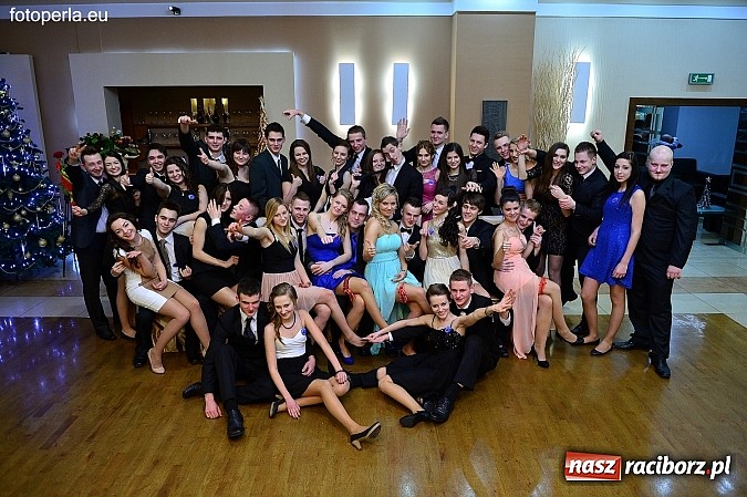 Zdjęcie w galerii na portalu naszraciborz.pl: Foto Perła przedstawia - szalona zabawa maturzystów z Budowlanki wiadomości z regionu