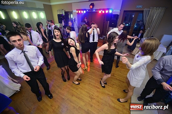 Zdjęcie w galerii na portalu naszraciborz.pl: Foto Perła przedstawia - szalona zabawa maturzystów z Budowlanki wiadomości z regionu