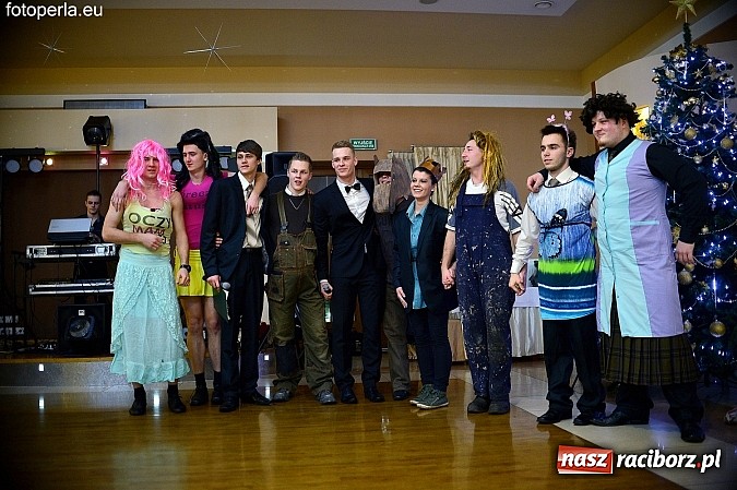 Zdjęcie w galerii na portalu naszraciborz.pl: Foto Perła przedstawia - szalona zabawa maturzystów z Budowlanki wiadomości z regionu