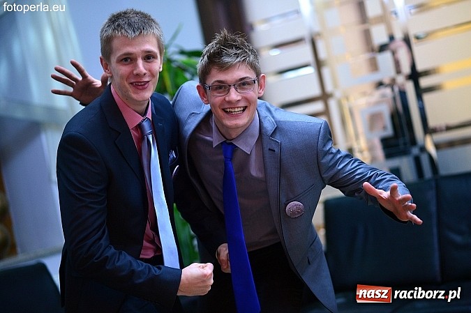 Zdjęcie w galerii na portalu naszraciborz.pl: Foto Perła przedstawia - szalona zabawa maturzystów z Budowlanki wiadomości z regionu