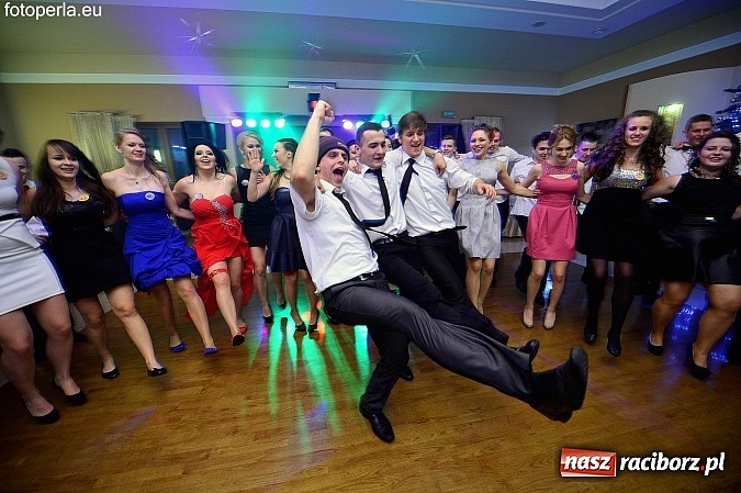 Zdjęcie w galerii na portalu naszraciborz.pl: Foto Perła przedstawia - szalona zabawa maturzystów z Budowlanki wiadomości z regionu