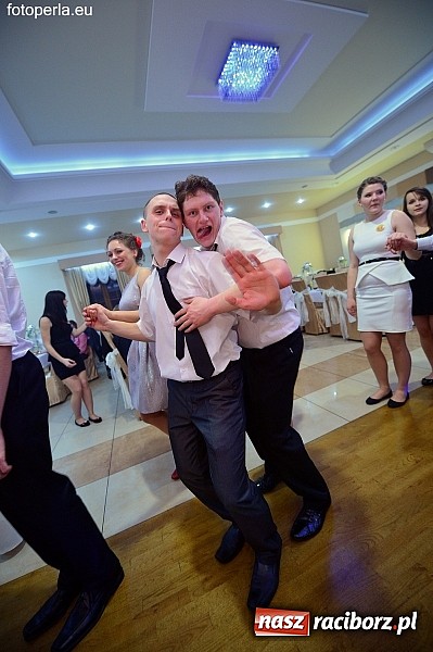 Zdjęcie w galerii na portalu naszraciborz.pl: Foto Perła przedstawia - szalona zabawa maturzystów z Budowlanki wiadomości z regionu